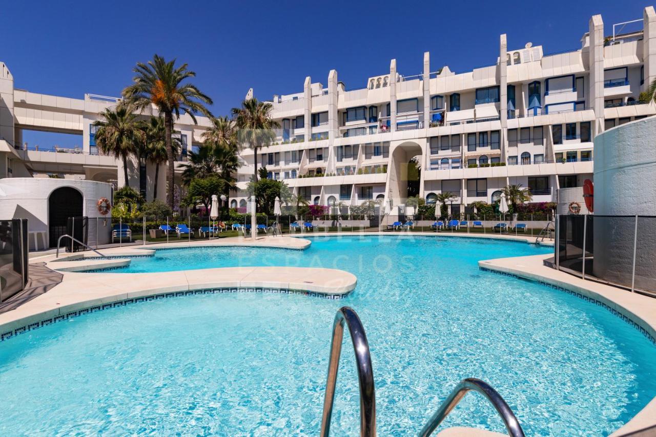 Apartment Luxury Duplex 106 Close To The Marbella